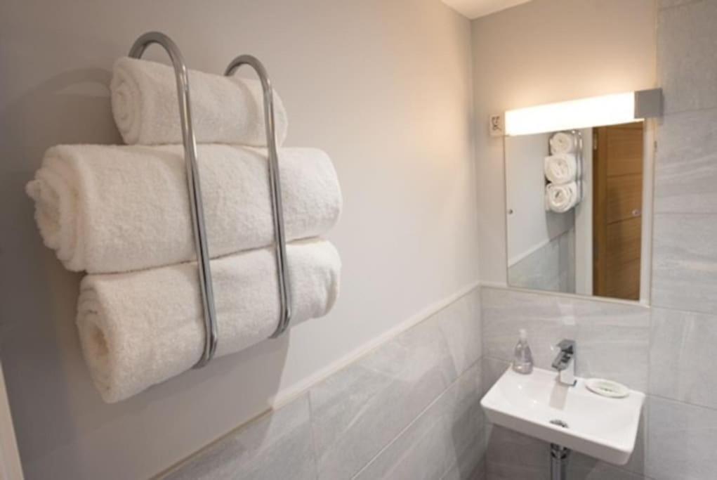 Beautiful, Spacious 1 Bed Flat Brentwood Exterior foto