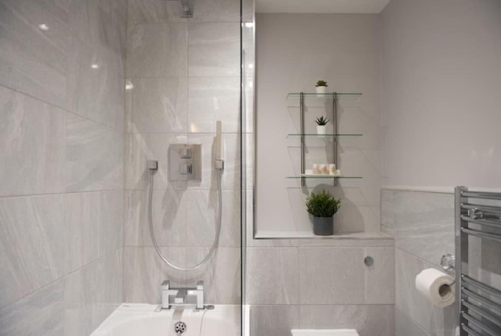 Beautiful, Spacious 1 Bed Flat Brentwood Exterior foto